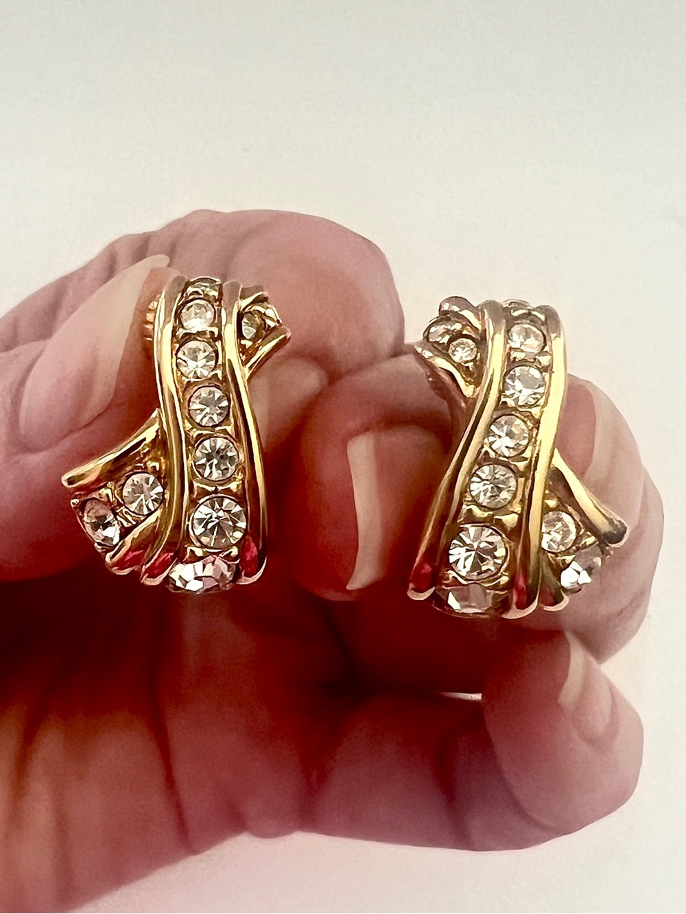 Swarovski Gold Plated Pave Crystal Ribbon Wave Clip-On Earrings Vintage 90s Swan